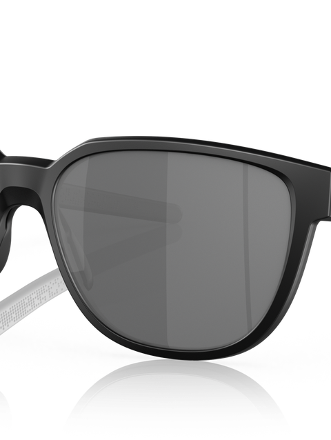 Actuator prizm black polarized Lenses, matte black Frame