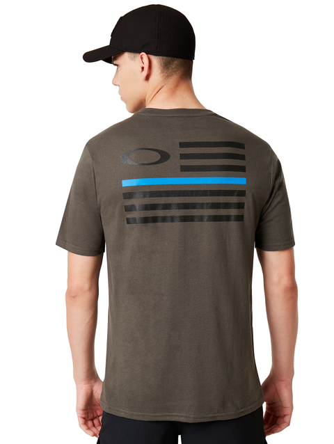 SI Oakley Flag Tee shadow